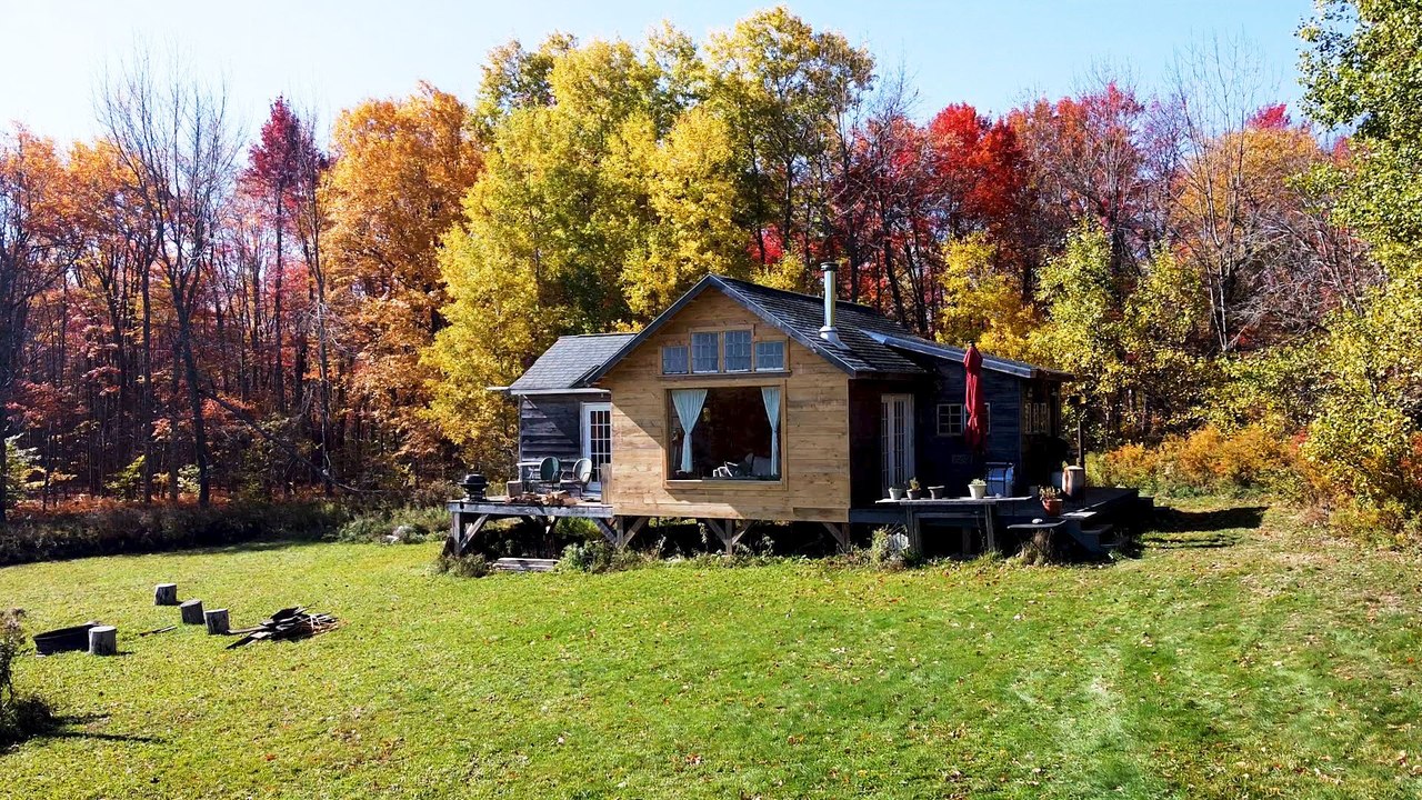 Tour This Off-the-Grid Cabin in Bovina Center, New York