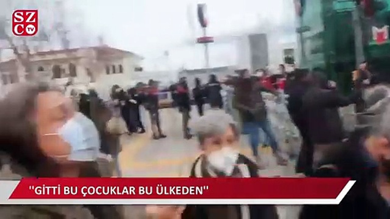 Gözyaşlarını tutamadı: Gitti bu çocuklar bu ülkeden gittiler, daha da gidecek