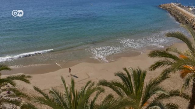 Самые роскошные пляжи Испании пусты: страна страдает из-за оттока туристов