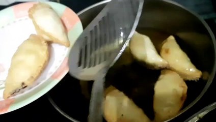 खोया-मावा की हलवाई जैसी खस्ता गुजिया बनाने का आसान तरीका I GujiyaRecipe I Mawa Gujiya I Khoya Gijiya By  Safina kitchen