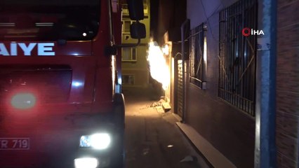 Doğalgaz kutusu patladı, mahalleli sokağa döküldü