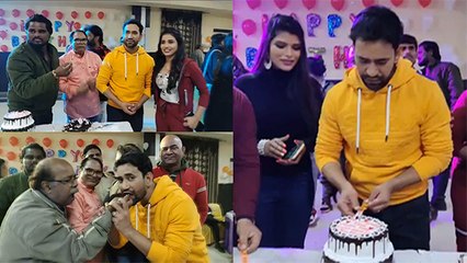 भोजपुरी फिल्म कलाकारों की मौजूदगी में निरहुआ ने मनाया अपना जन्मदिन