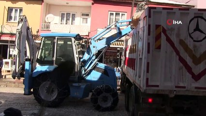Beytüşşebap’ta binlerce ton kar taşındı