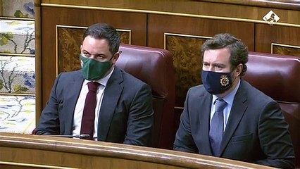 Sánchez a Casado: "el señor Abascal le da clases de responsabilidad y de sentido de Estado"