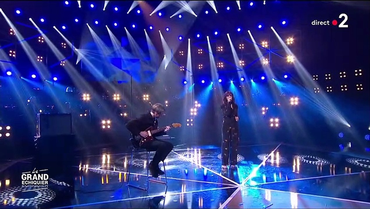 Camélia Jordana reprend "Si seulement je pouvais lui manquer" devant Calogero, ému