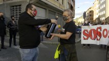 Hosteleros marchan desde Santurtzi a Bilbao en protesta por su situación