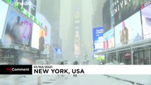 شاهد: مدينة نيويورك ترزح تحت الثلوج