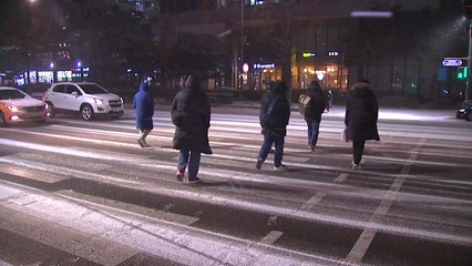 [날씨] 밤사이 전국 곳곳 눈...중부 최고 15cm 폭설 / YTN