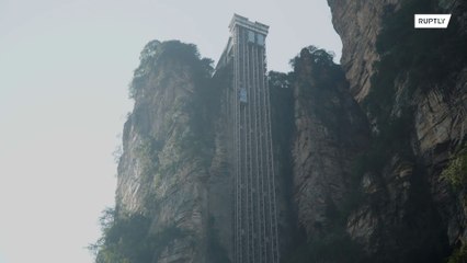 الصين: أطول مصعد زجاجي في العالم !!!