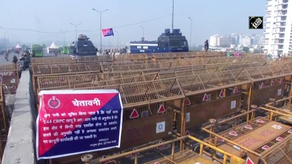 किसानों के प्रदर्शन के बीच गाजीपुर बॉर्डर पर लगाये गए तीन स्तरीय बैरिकेड्स