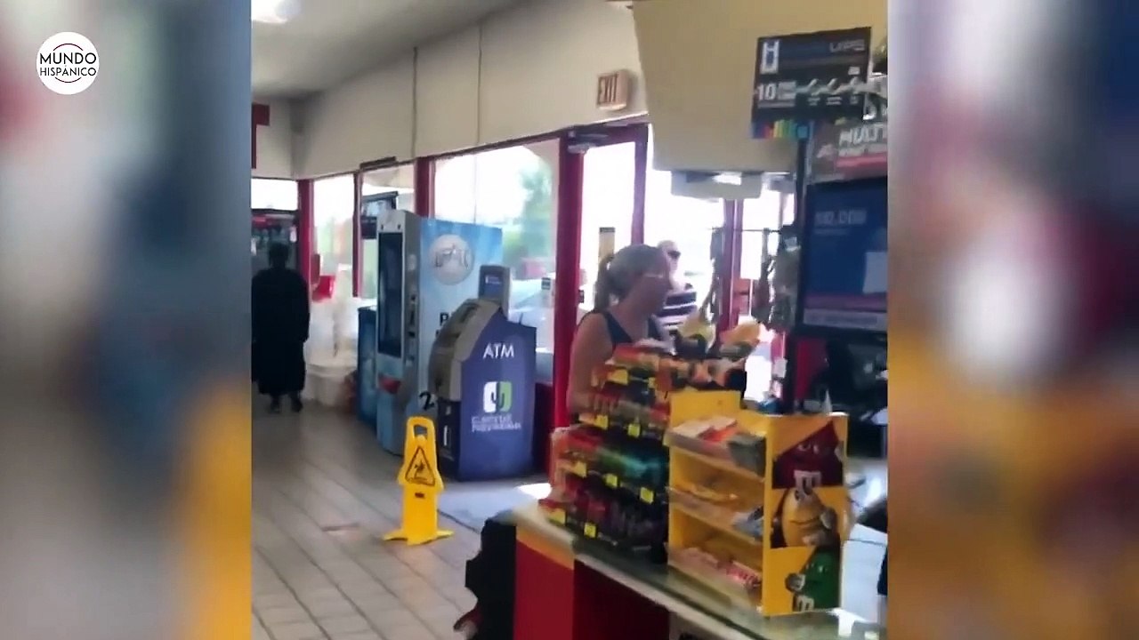 Mujer blanca recibe bofetada de hispana acosada en una tienda
