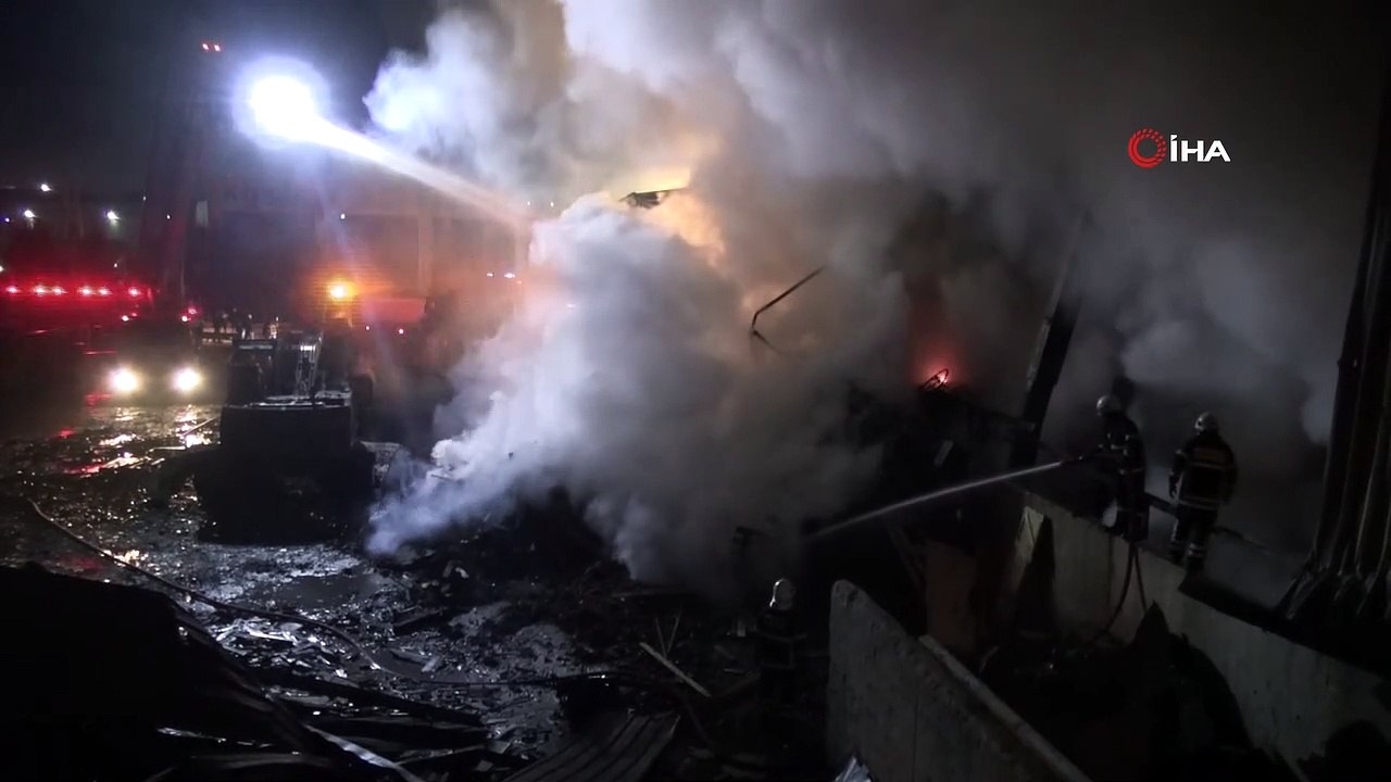 Geri dönüşüm fabrikasındaki yangın kontrol altına alındı