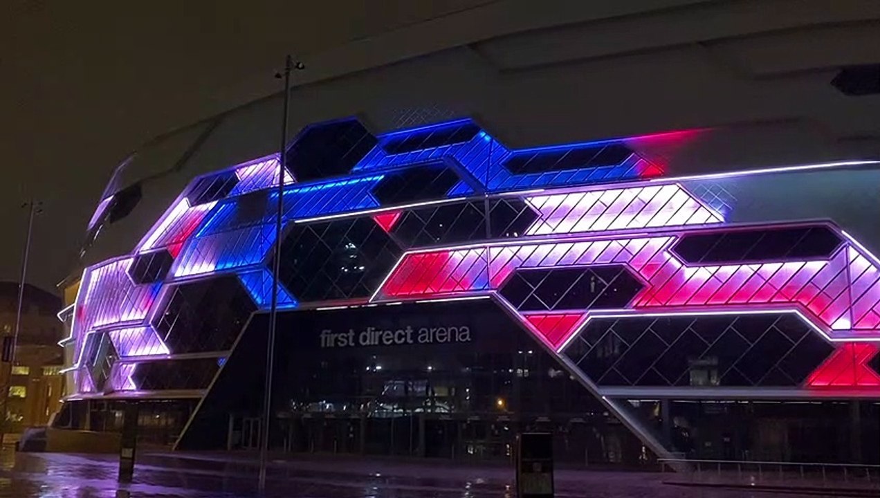 Leeds landmarks light up for Tom Moore (video: Rob Wilson)