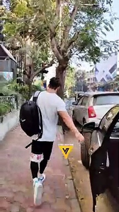 Asim Riaz & Himanshi Khurana gets papped at Gym sash in Andheri.