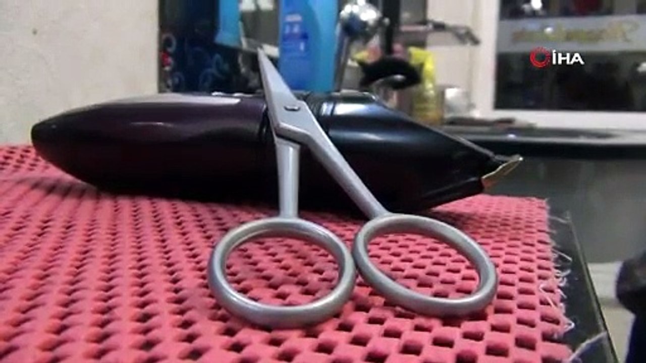 Var bu işte bir terslik! Bu adam tersten konuşuyor