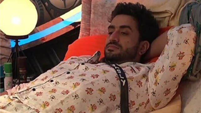 Bigg Boss 14; Jasmin Bhasin की याद में Aly Goni हुए बेहद शांत; Jasly फैंस होंगे इमोशनल | FilmiBeat