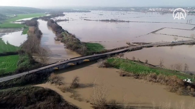 Ergene Nehri'nin taşması sonucu tarım arazileri su altında kaldı