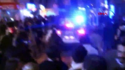 Polis araçlarına taş atan 5 şüpheli gözaltına alındı