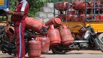 LPG Cylinder Price Hike భారీగా పెరిగిన వంట గ్యాస్‌ ధర.. సిలిండర్ ధర రూ.25 పెంపు..!!