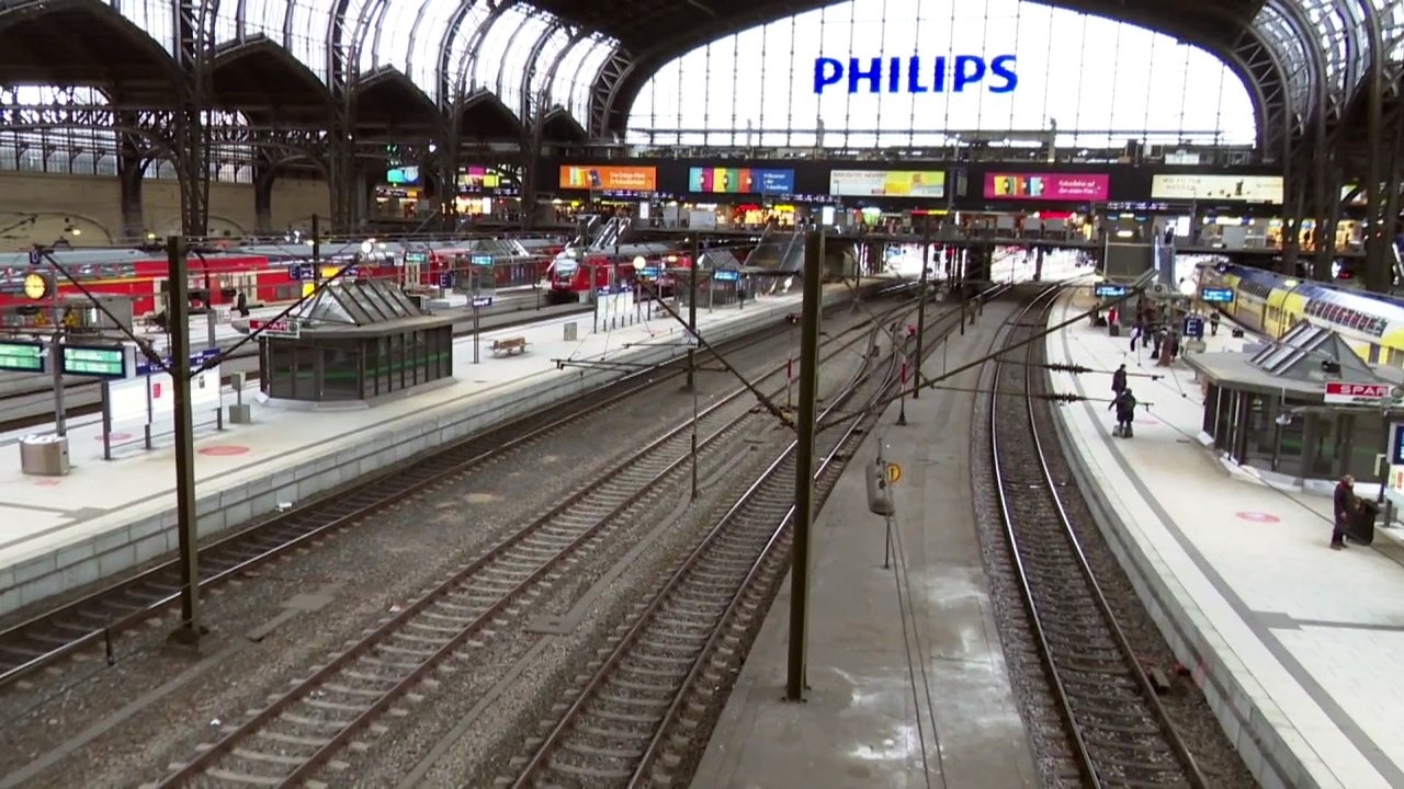 Schneesturm in Deutschland, Lastwagen bleiben liegen