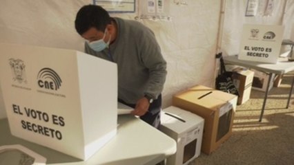 Miles de ecuatorianos votan en España entre medidas de bioseguridad