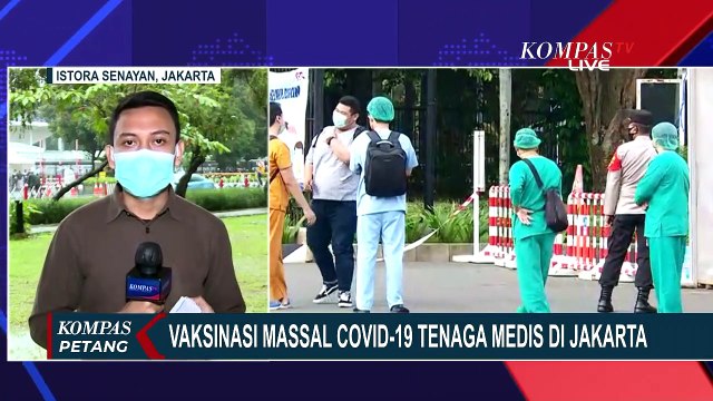 Presiden Joko Widodo Tinjau Vaksinasi Massal Tenaga Kesehatan