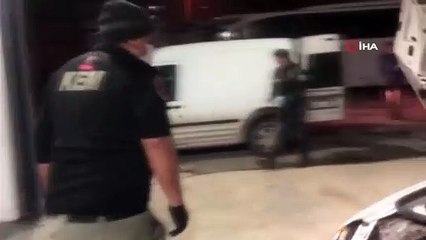 Otomobilin yakıt deposunu uyuşturucu zulasına çevirmişler