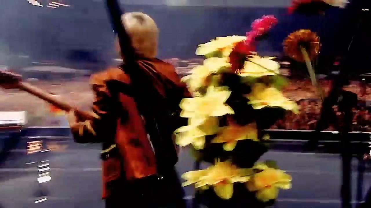 Mika chante Relax (Take It Easy)  en live