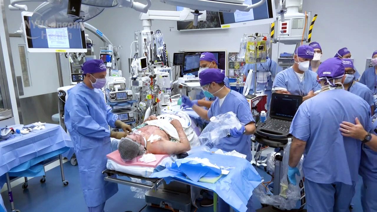 Spektakuläre Transplantation: Mann erhält neues Gesicht und Hände