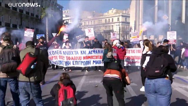 Ένταση και χημικά στο πανεκπαιδευτικό συλλαλητήριο στην Αθήνα