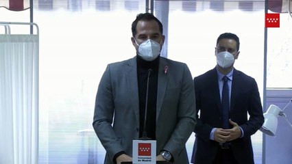 Aguado pide la dimisión de la gerente del hospital que quería quitar el móvil a los pacientes para que no se negasen a ir al Zendal