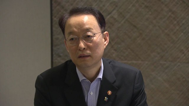 '원전 의혹' 백운규 전 산업부 장관 영장 청구...청와대 인사 소환 임박한 듯 / YTN