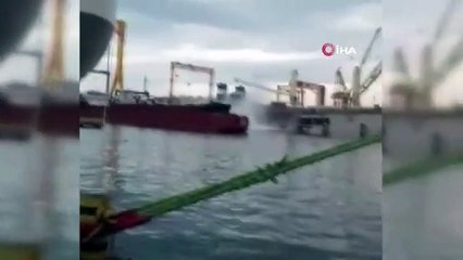 Bir tersanede limandaki vinç denize devrildi