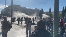 Estudiantes griegos mantienen sus protestas contra nueva ley universitaria