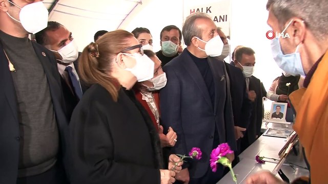 Ticaret Bakanı Ruhsar Pekcan, evlat nöbetindeki aileleri ziyaret etti