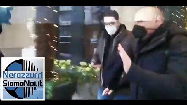 Marotta all'uscita da Palazzo Parigi dopo l'Assemblea di Lega