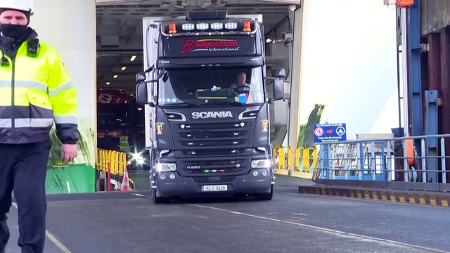 Брексит : грузы пошли в обход