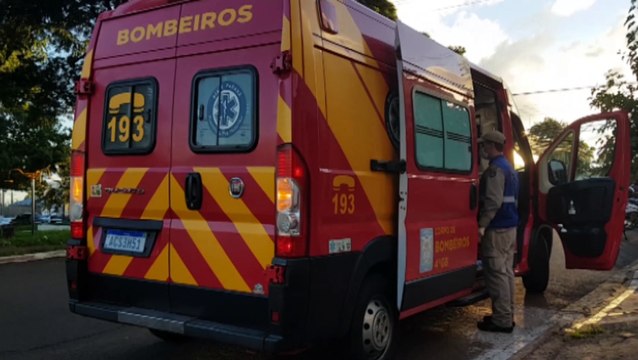 Idosa de 69 anos é socorrida pelo Siate após sofrer queda em casa no São Cristóvão