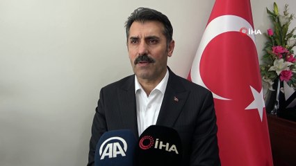 İş makinesinin boyunu aşan bölgelerde kardan tüneller oluştu