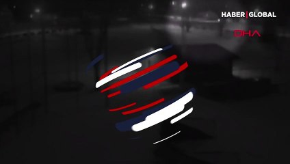 Çatıya uçan araba kamerada