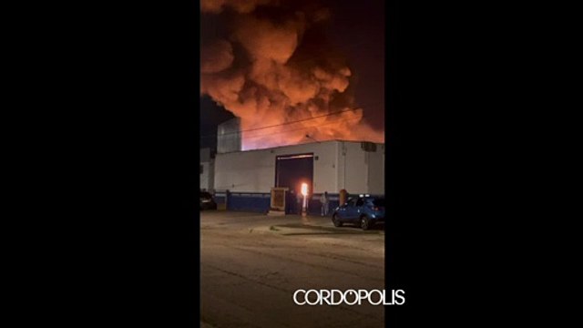 Incendio en una nave de pinturas de El Granadal apagado por los trabajadores y los bomberos