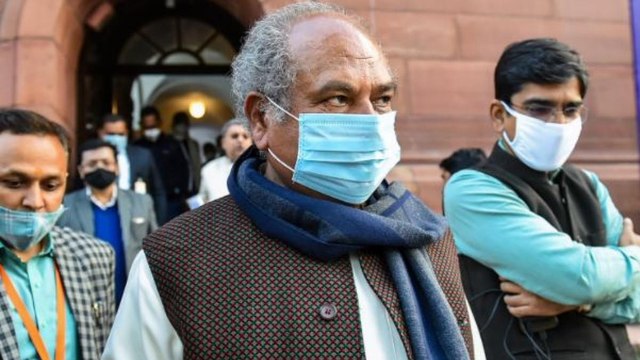 Tomar slams Oppn for instigating farmers with wrong info