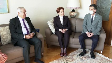 Akşener, saldırıya uğrayan gazeteci Uğuroğlu'nu ziyaret etti