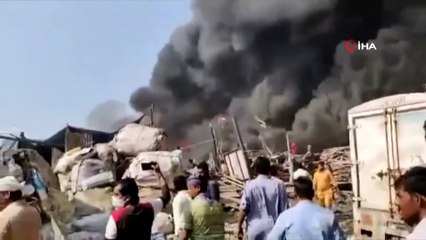 - Hindistan'da hurdalıkta büyük yangın