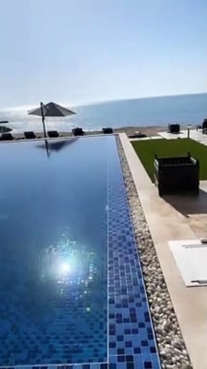 Nabilla est partie fêter son anniversaire dans une villa de luxe avec son mari Thomas et leur fils Milann (1 an) à quelques heures de Dubaï - Instagram