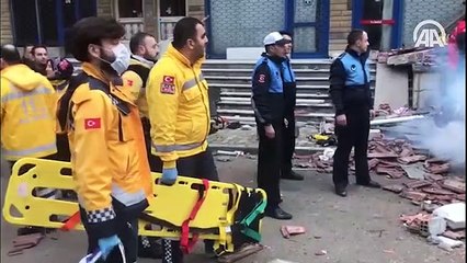 İstanbul'da 7 katlı bir bina çöktü