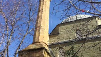 Hırsızlar 510 yıllık camiye dadandı