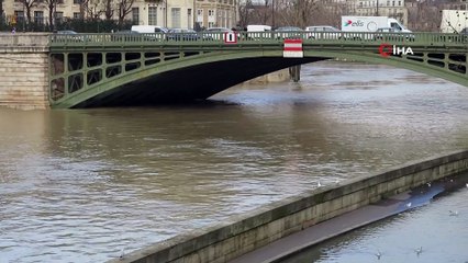 - Paris’te Seine Nehri suları yükseldi, bölge trafiğe kapatıldı