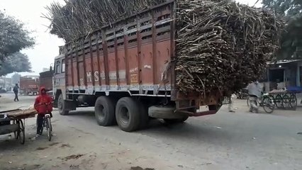 जनपद में ओवरलोड वाहनों पर नहीं लग रहा अंकुश