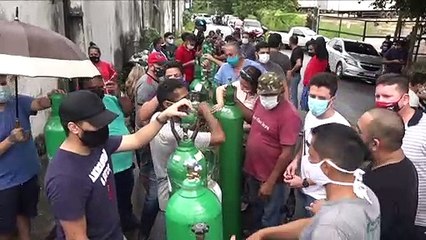 رحلات مضنية بحثاً عن الأوكسجين لمرضى كوفيد في أميركا اللاتينية